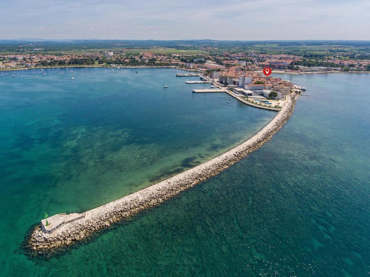 Old Town Apartments In Umag Eksteriør bilde