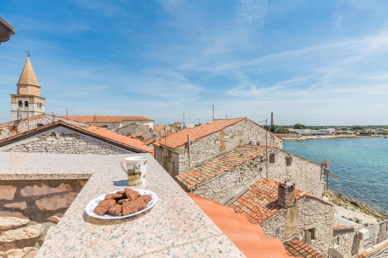 Old Town Apartments In Umag Eksteriør bilde